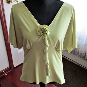 Lovely Spring Green Flowy V-Neck Blouse w/Flower Accent-Large